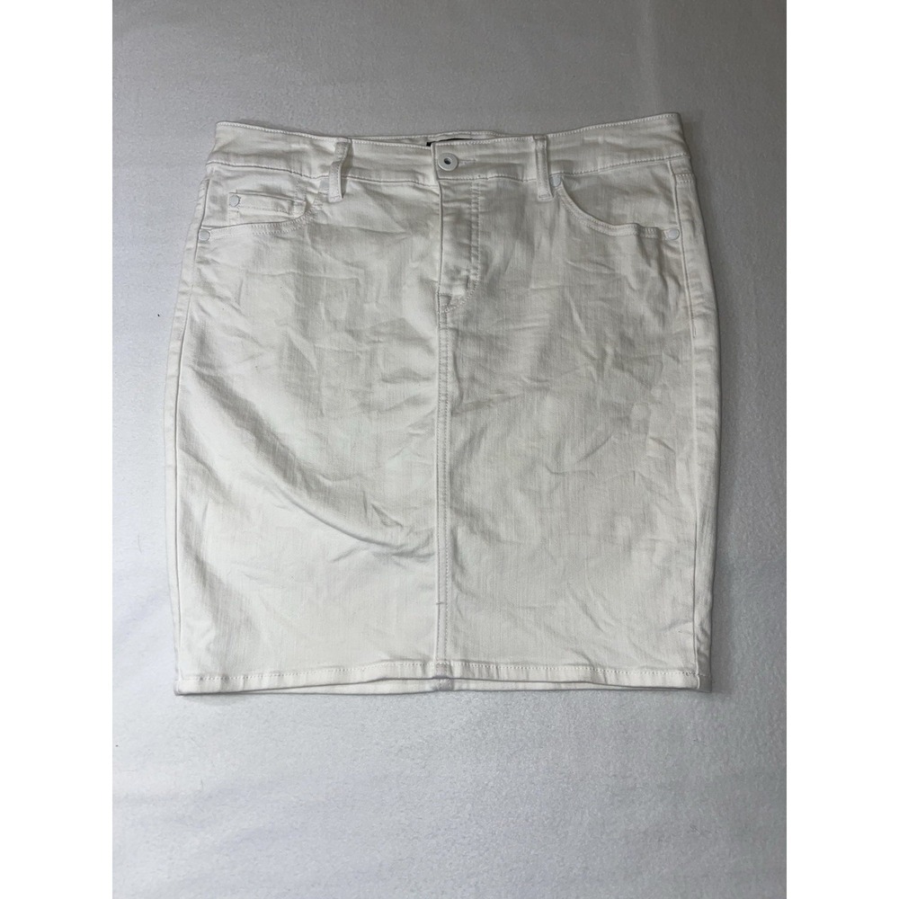 Torrid Jean‎ Skirt  White Size 12
